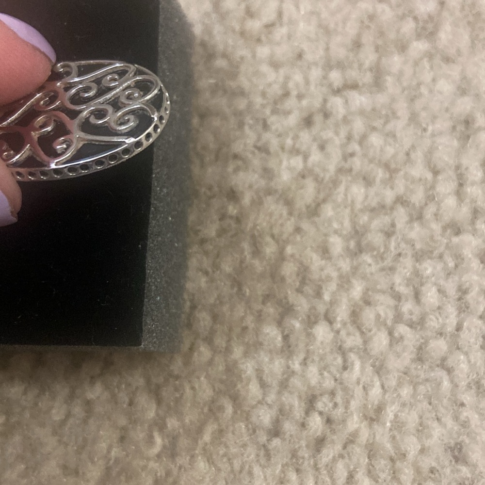 White gold and onyx floral pendant - Picture 3 of 7